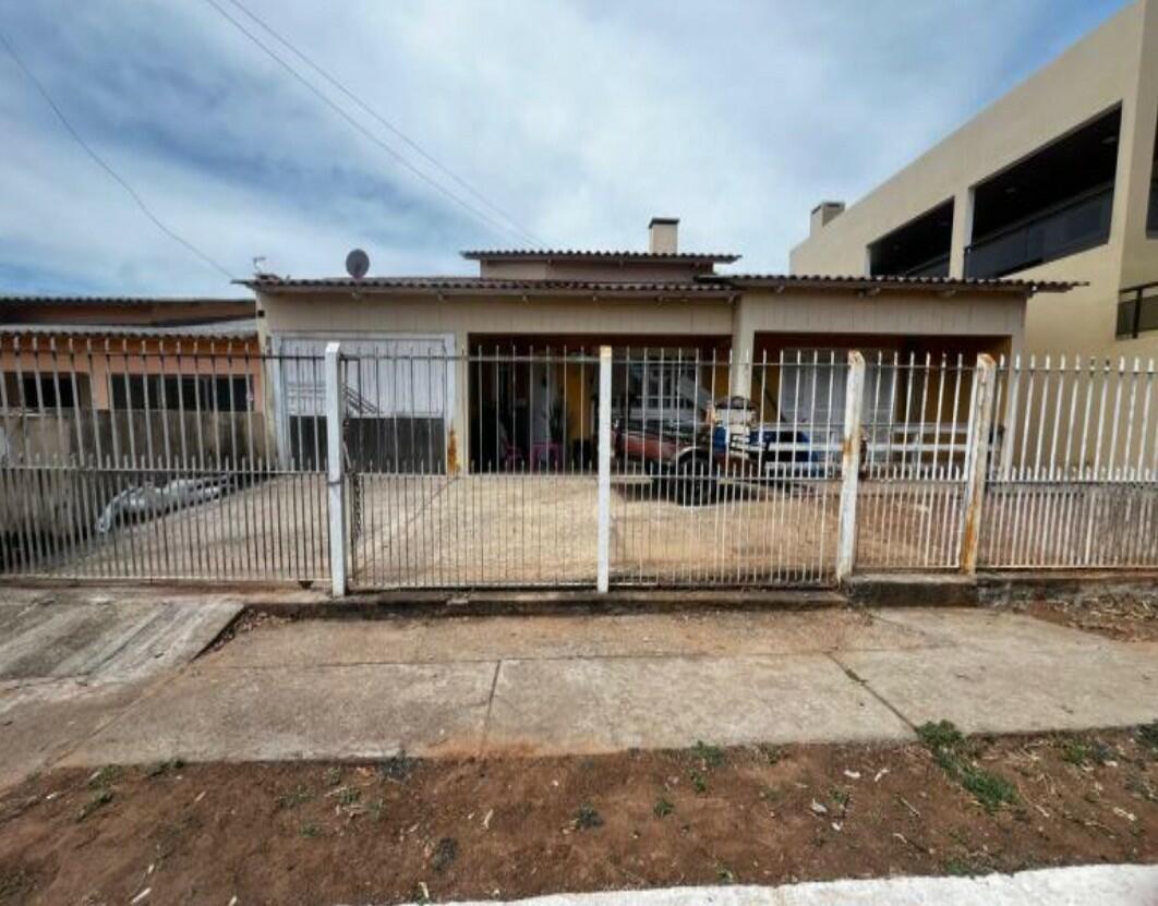 Casa em Santiago, Vila Rica, Av. Aparício Mariense, 1.209 Vila Rica, RS. Área: 185m2