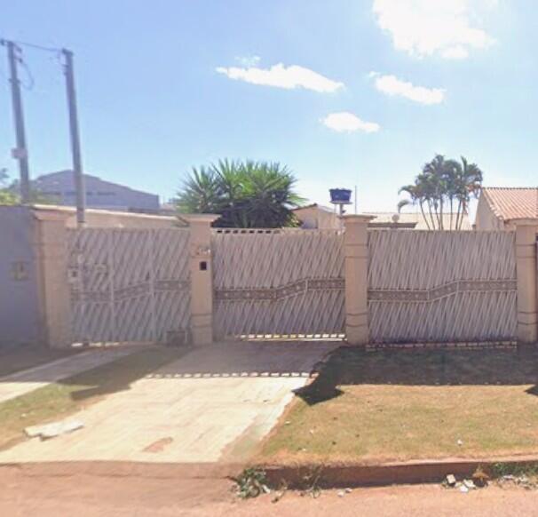 Casa em Formosa, Jd. Califórnia, Av. Senador Coimbra Bueno S/nº (in Loco Nº 30) (lt. 30 Da Qd. 51) Jd. Califórnia, GO. Área: 140m2