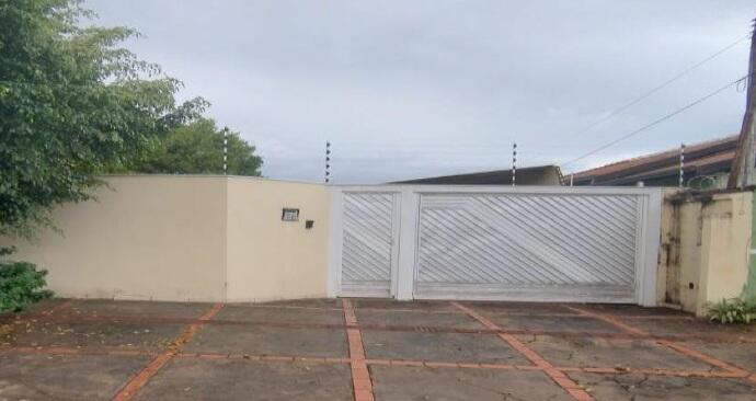 Casa em Campo Grande, Bairro Santo Antônio, Rua Dr. Napoleão Laureano, 414 Bairro Santo Antônio, MS. Área: 63.6m2