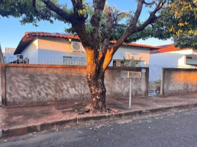 Casa em Votuporanga, Bairro Vila Muniz, Rua José Ferraz Ferreira, 3452 Bairro Vila Muniz, SP. Área: 87.2m2