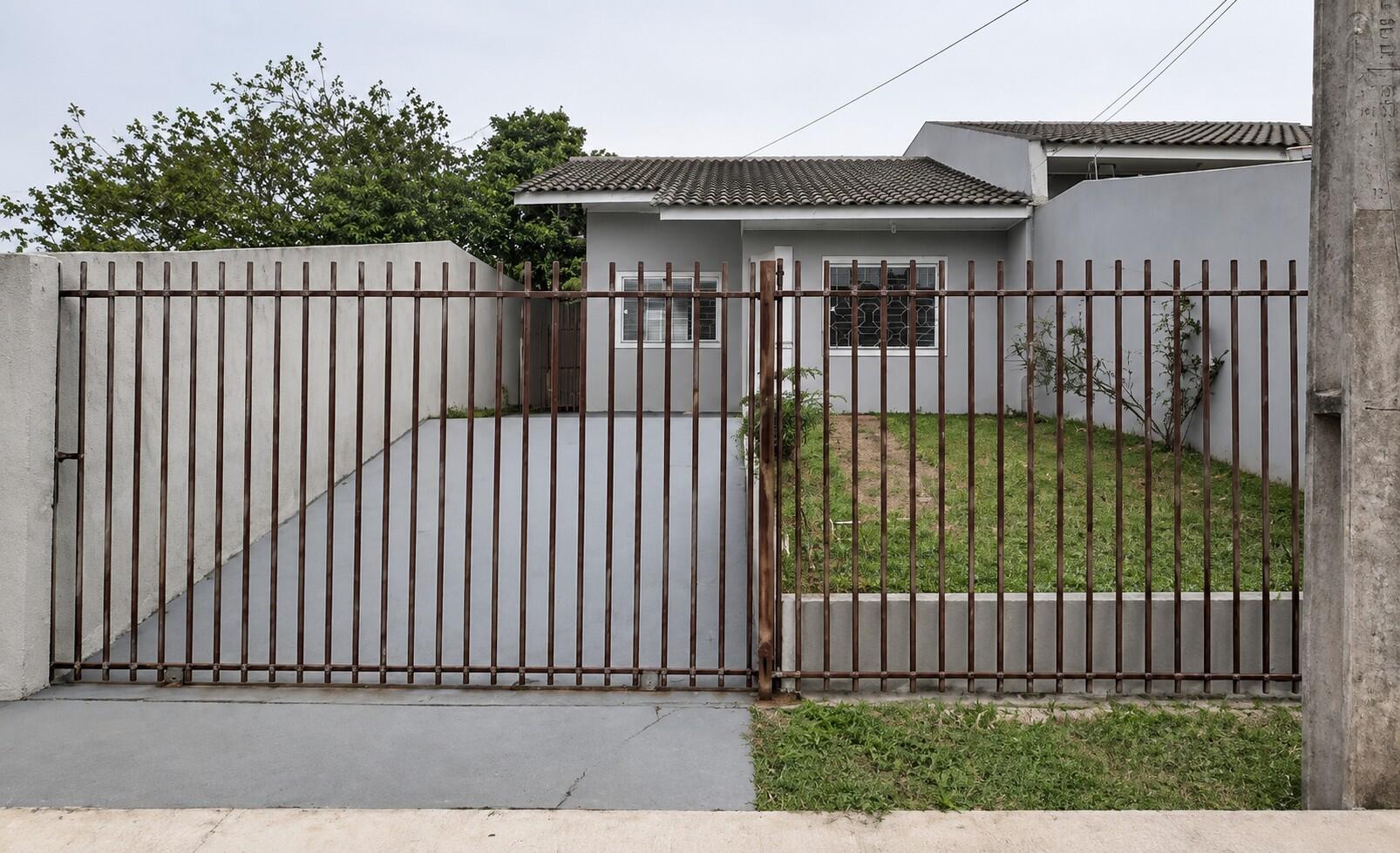 Casa em Ponta Grossa, Bairro Dos Neves, Rua Lineu Diniz, 101  Bairro Dos Neves, PR. Área: 180m2