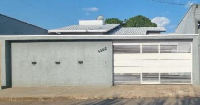 Casa em Presidente Médici, Centro, Av. Tiradentes, 1392 Centro, RO. Área: 119.27m2