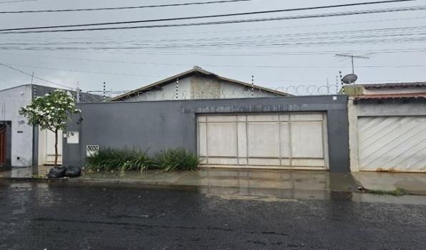 Casa em Uberaba, Jardim Elza Amuí Ii, Rua Oditi Antunes De Abreu, 213, Jardim Elza Amuí Ii, MG. Área: 96.2m2