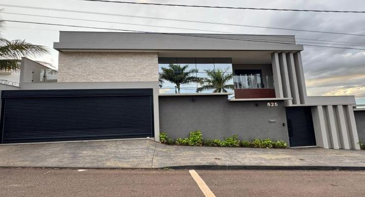 Casa em Patos de Minas, Alto Dos Caiçaras, Avenida Leôncio Pereira Dos Santos, 525, Alto Dos Caiçaras, MG. Área: 345.84m2
