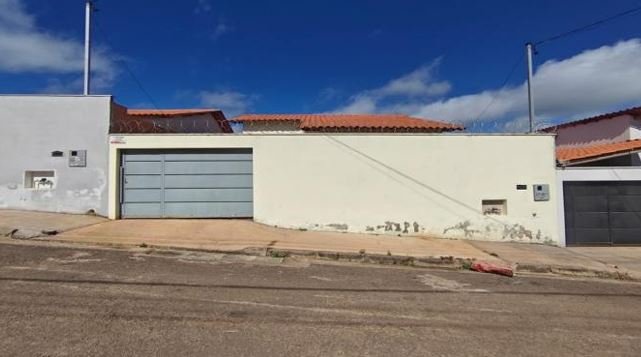 Casa em Capelinha, Vila Romana, Rua Milão, 95, Vila Romana, MG. Área: 69.88m2