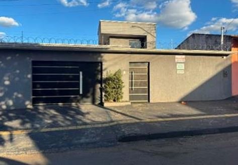 Casa em Goiânia, Setor Cândida De Morais, Rua José Clemente Pereira, Lt. 11 Da Qd. 44, Setor Cândida De Morais, GO. Área: 160m2