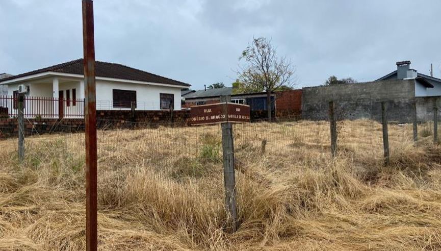 Terreno em Santo Ângelo, Juarez Lemos, Rua Onésio Belmonte Araújo, Esquina Com Rua Gabriel Rodrigues De Almeida - Lt. 73 Da Qd. 78 Do Setor 03, Juarez Lemos, RS. Área: 439.5m2