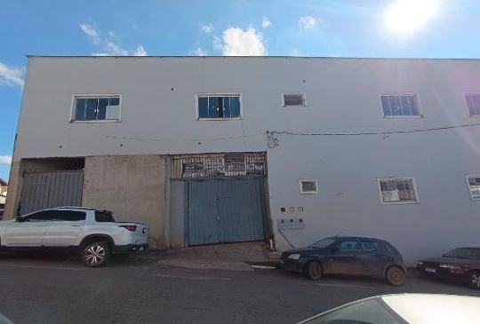 Comercial em Elói Mendes, Centro, Rua Três Pontas, 657, Centro, MG. Área: 916.81m2