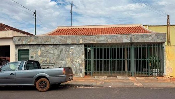 Casa em São Joaquim da Barra, Centro, Rua Mato Grosso, 115, Centro, SP. Área: 218.76m2