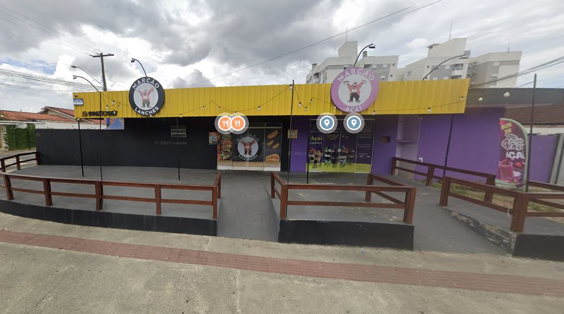 Casa em Joinville, Boa Vista, Rua Prefeito Helmuth Fallgatter , 700 - Boa Vista, SC. Área: 216.35m2