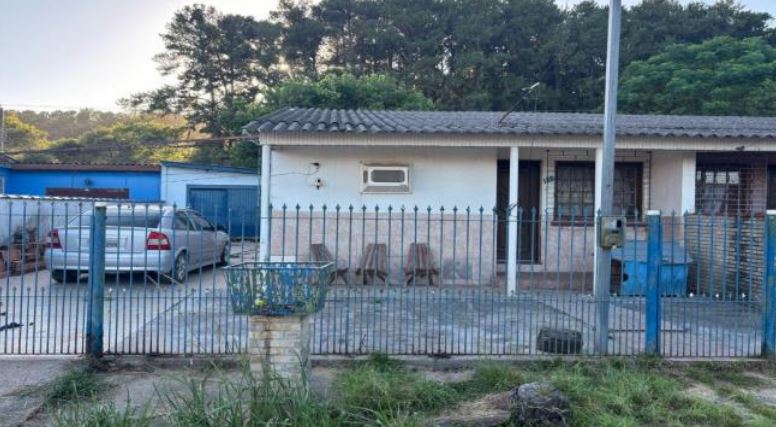 Casa em Guaíba, Passo Fundo, Av. Bom Retiro , 136 Lt 18 da Qd B - Passo Fundo, RS. Área: 144.61m2
