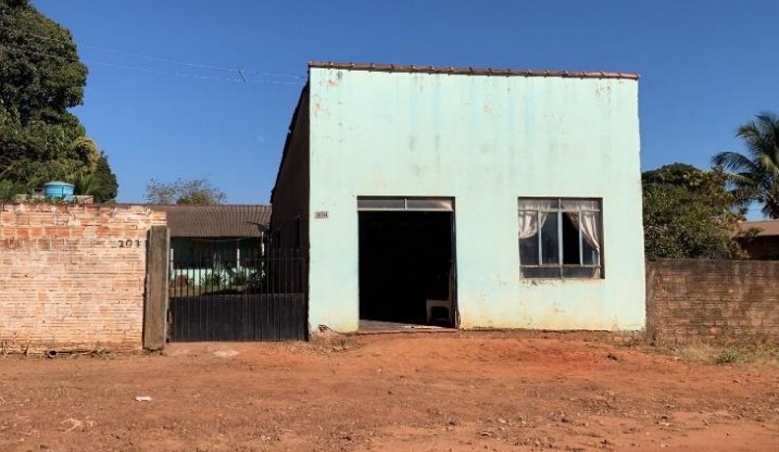 Casa em Comodoro, Centro, Rua Rio Grande do Sul , 203 Lt 15 da Qd 10 - Centro, MT. Área: 200.59m2