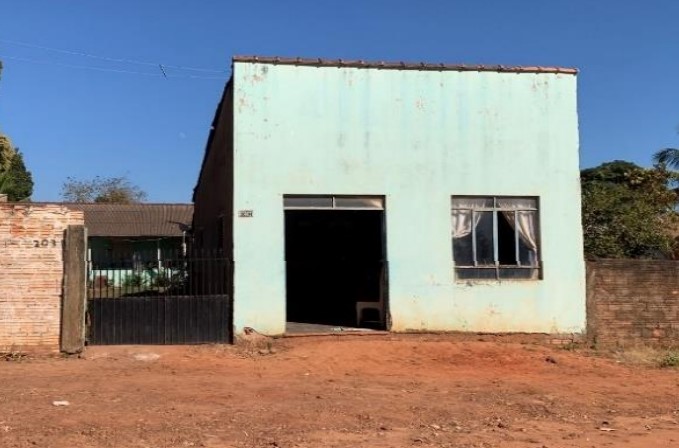 Casa em Comodoro, Centro, Rua Rio Grande do Sul , 203 Lt 15 da Qd 10 - Centro, MT. Área: 200.59m2