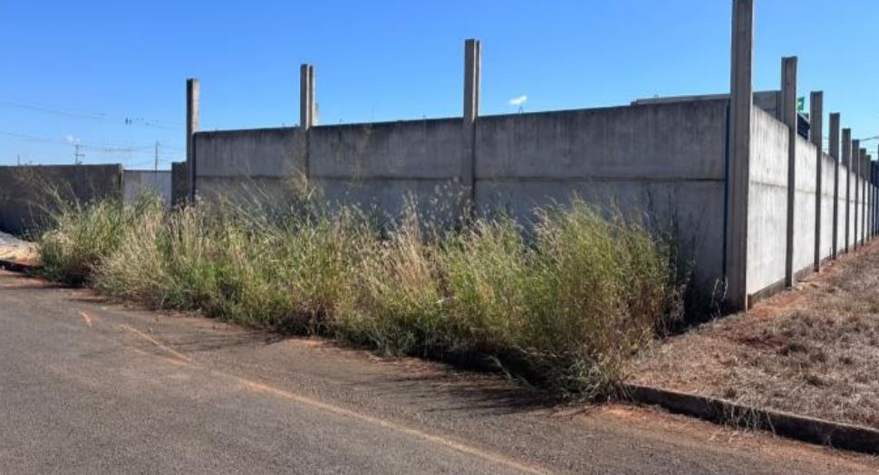 Terreno em Campo Novo do Parecis, Jd. Itália Ii, Rua Teramo Lt 05 da Qd 108 - Jd. Itália Ii, MT. Área: 300m2