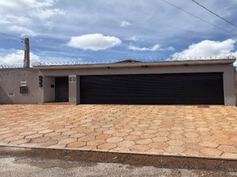 Casa em Ituiutaba, Bairro Setor Sul, Rua 35 933 Casa Bairro Setor Sul, MG. Área: 215.8m2
