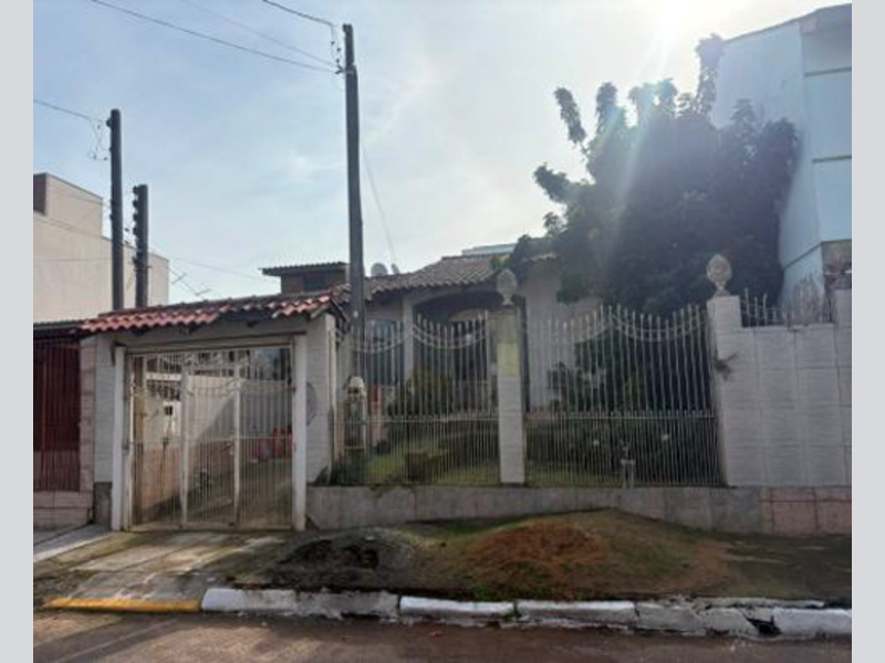 Casa em Cachoeirinha, Lot. Parq. Res. E Comercial At, Rua Cariri 18 Lot. Parq. Res. E Comercial At, RS. Área: 244.94m2