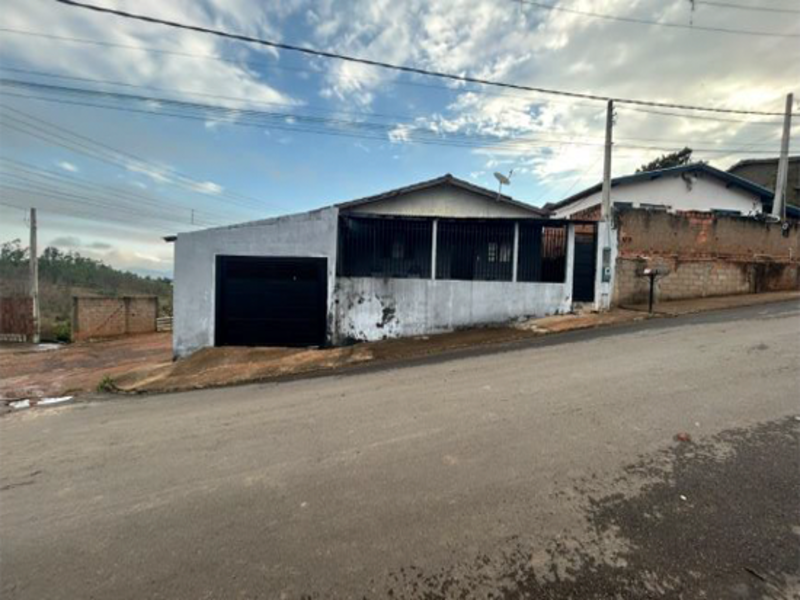 Casa em Caconde, São José, Rua Máro Ferreira 27 (lote 06 Da Quadra M) São José, SP. Área: 97.93m2