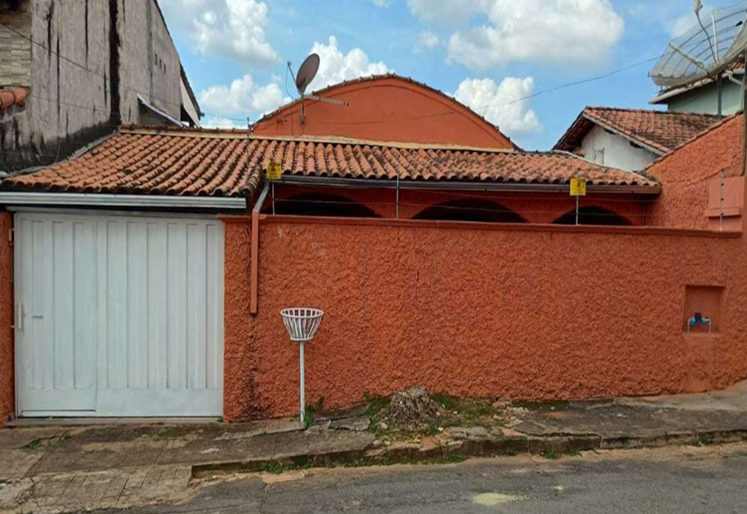 Casa em Três Corações, Parque Bandeirantes, Rua Deputado Estadual Jorge Gibram Sobrinho (lt. 07, Qd. A) 450 Parque Bandeirantes, MG. Área: 185.18m2