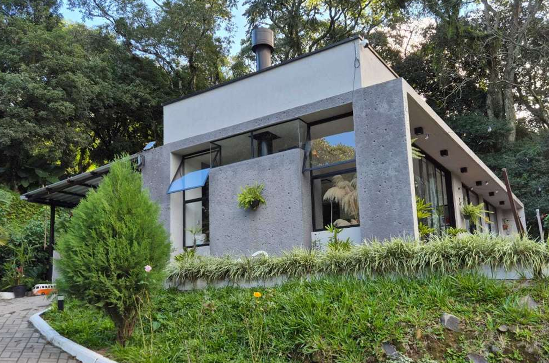 Casa em Itaara, Parque Serrano 2, Rua Vanderlei De Almeida (lt. 08, Qd. T) 1015 Parque Serrano 2, RS. Área: 64m2