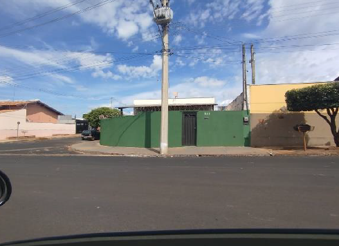Casa em Bebedouro, Jardim São Carlos, Rua Francisco De Almeida, (lt. 05, Qd. 02) 215 Jardim São Carlos, SP. Área: 107m2