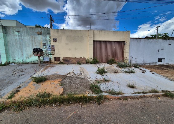 Casa em Aparecida de Goiânia, Parque Veiga Jardim, Rua Joaquina Porfíria Jardim Veiga S/n Parque Veiga Jardim, GO. Área: 50.095m2