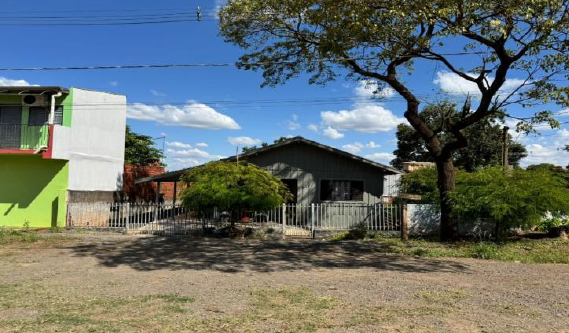 Casa em Alto Paraná, Centro, Avenida Ouro Branco (lt. 02, Qd 47) 580 Centro, PR. Área: 128.78m2