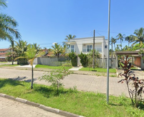 Casa em Caraguatatuba, Praia Das Palmeiras, Avenida Gaspar De Souza ( Lotes 30, 32 E 33 Da Quadra H) 137 Praia Das Palmeiras, SP. Área: 311.3m2