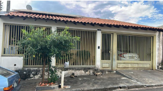Casa em Bauru, Jardim Redentor, Rua São João, (lt. 17, Qd. D) 1-83 Jardim Redentor, SP. Área: 140.55m2