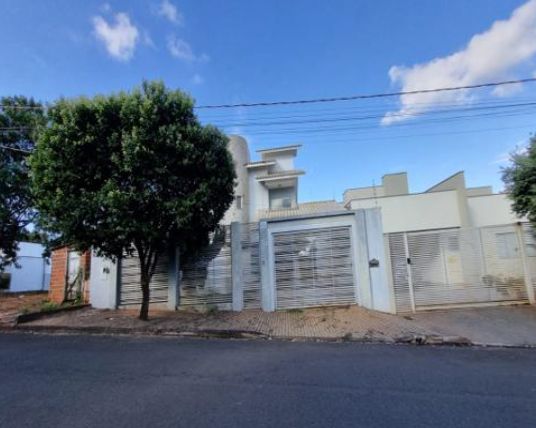 Casa em Loanda, Alto Da Glória, Rua Roma (lt. 05, Qd. 370) 566 Alto Da Glória, PR. Área: 232.53m2