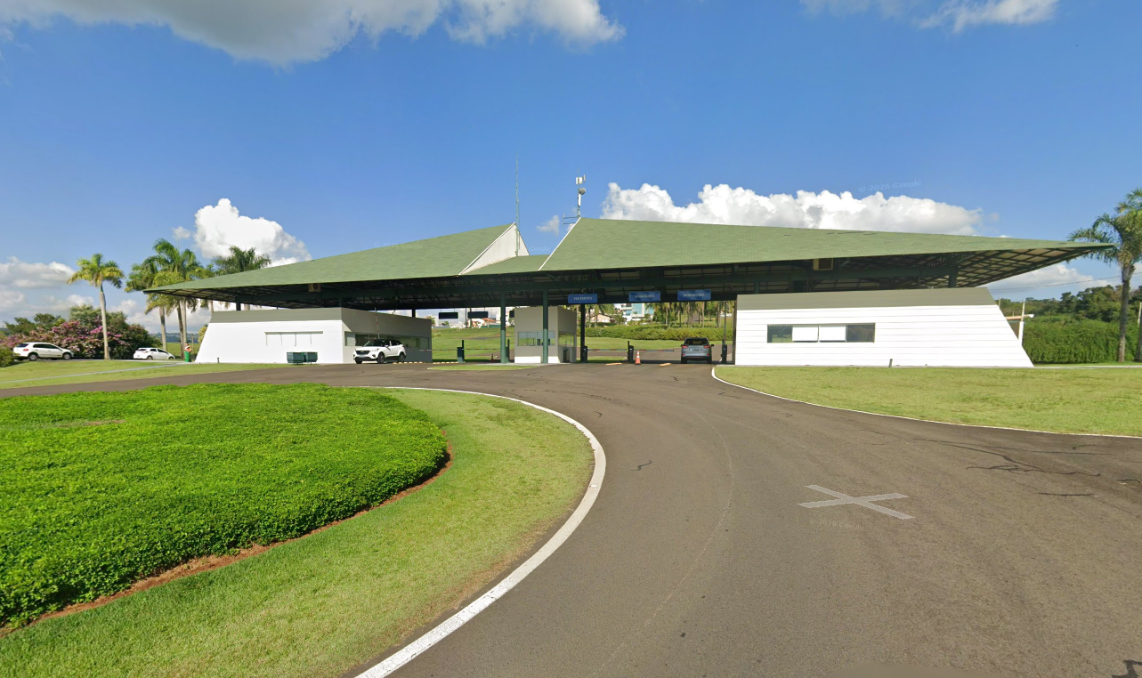 Casa em Pardinho, Loteamento Ninho Verde Ii, Rua 80, Lote A Quadra Ep (acesso Pela Rodovia Pres. Castelo Branco, Km 196) 400 Loteamento Ninho Verde Ii, SP. Área: 299.98m2