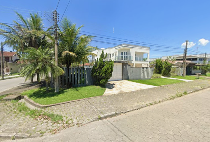 Casa em Caraguatatuba, Praia Das Palmeiras, Avenida Gaspar De Souza ( Lotes 30, 32 E 33 Da Quadra H) 137 Praia Das Palmeiras, SP. Área: 311.3m2