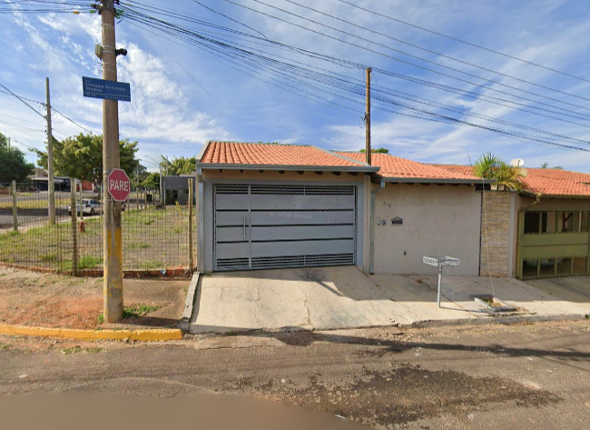Casa em Bauru, Residencial Pq Granja Cecília A, Rua Vereador Domingos Medina (lt. 15, Qd. Q) 3-05 Residencial Pq Granja Cecília A, SP. Área: 211m2