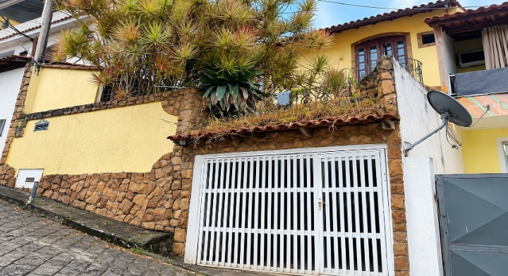 Casa em Rio de Janeiro, Jacarepaguá, Rua Projetada 1 (consta No Iptu Rua Primavera Dos Oitis, Nº 172, Realengo) 81a Jacarepaguá, RJ. Área: 143m2