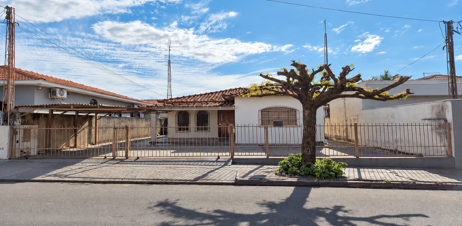 Casa em Tabapuã, Centro, Avenida Sete De Setembro, (consta No Ri Nº 698) 1.334 Centro, SP. Área: 89.37m2