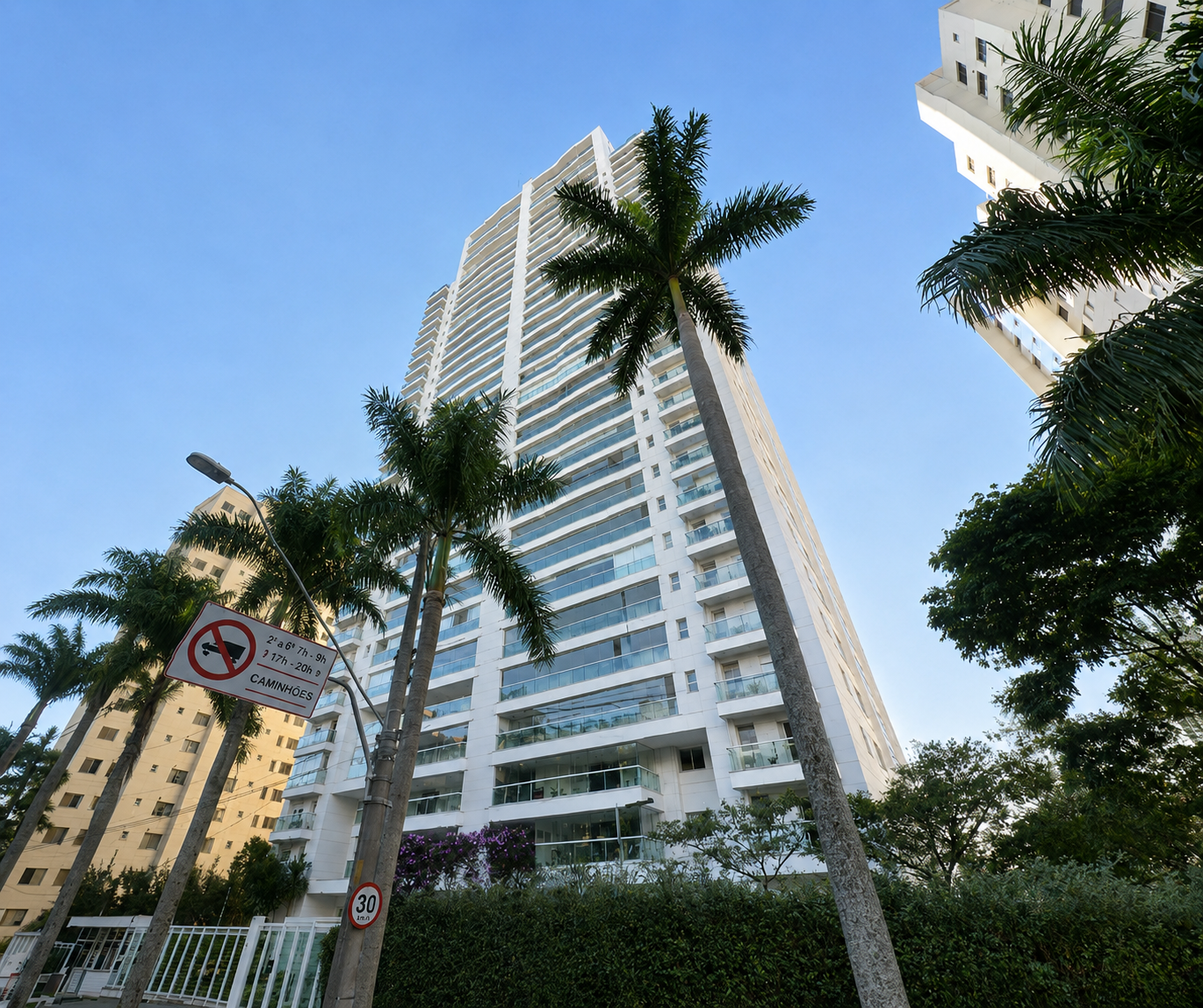 Apartamento em Barueri, Alphaville, Praça Oiapoque 360 Alphaville, SP. Área: 340.01m2