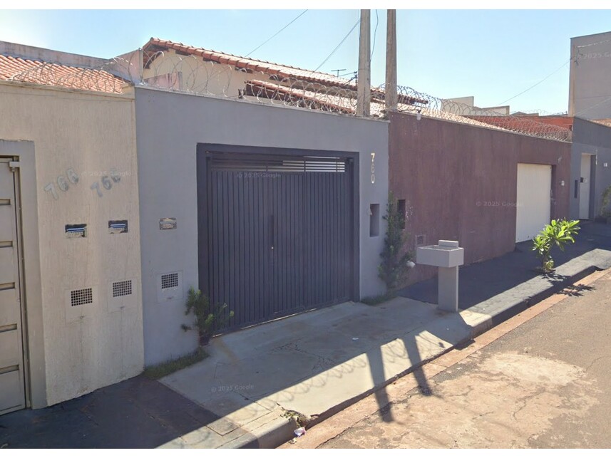 Casa em Ituiutaba, Cidade Jardim, Rua Girassol 760 - Casa 01 (parte do Lote 36 da Quadra 27) - Cidade Jardim, MG. Área: 85m2