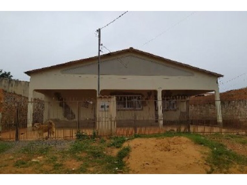 Casa em Campo Grande, Jardim Centenário, Rua Socorro (antiga Rua Projetada Dois) 48 - Casa (Lote 08 da Quadra 06) - Jardim Centenário, MS. Área: 180m2