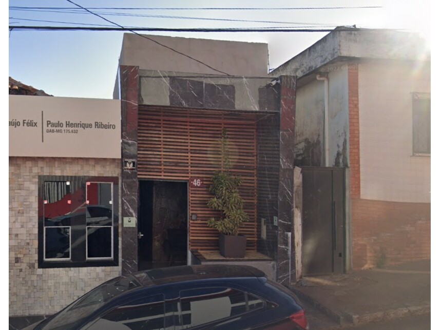 Casa em São Gotardo, Centro, Rua Randolfo da Silva Prados 46 - Casa  - Centro, MG. Área: 104m2
