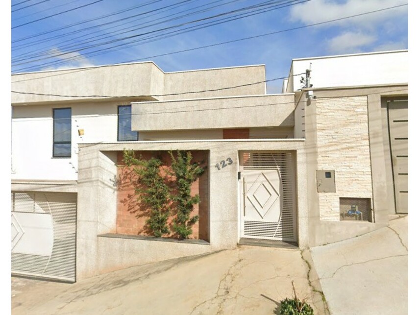 Casa em Lavras, Portal Da Serra, Rua Maria Adão de Rezende 123 - Casa (Lote 10 da Quadra 9) - Portal Da Serra, MG. Área: 247.85m2