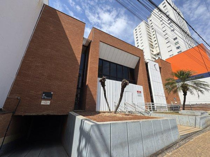 Comercial em Americana, Centro, Rua Doze de Novembro 275 - Prédio Comercial - Centro, SP. Área: 1034m2