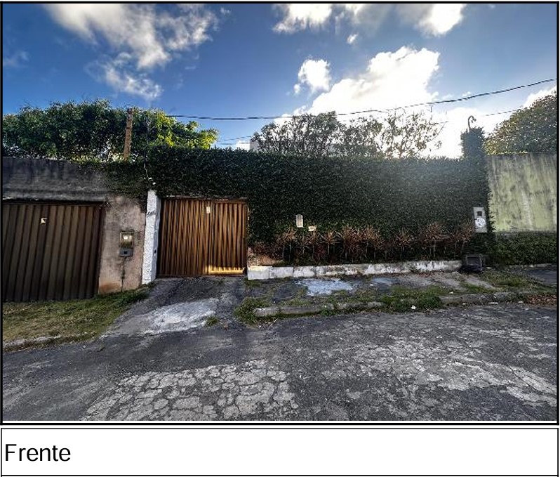 Casa em Salvador, Pituacu, Rua Araujo Bastos, N. 126, BA. Área: 240m2