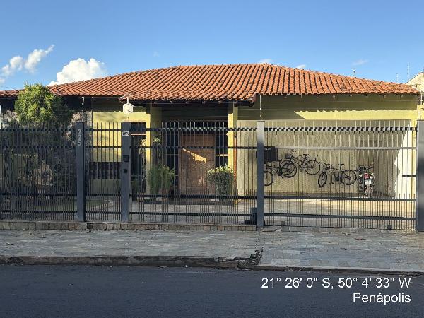 Casa em Penápolis, Parque Residencial Village, Rua Dos Angicos, N. 225, Lt 13 Qd M, SP. Área: 231.5m2