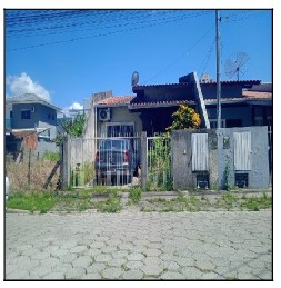 Casa em Itapema, Morretes, Rua 436, N. 660, Cs 01, SC. Área: 56.25m2
