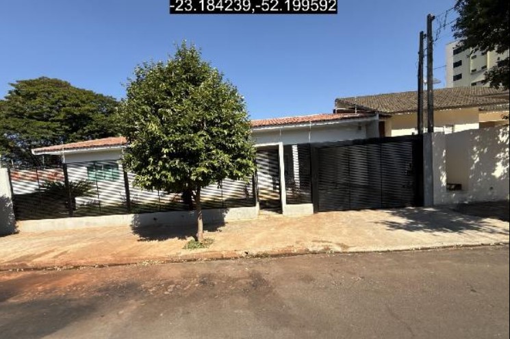 Casa em Nova Esperança, Centro, Rua Romario Martins, N. 641, Lt 6a Qd 68, PR. Área: 155.88m2