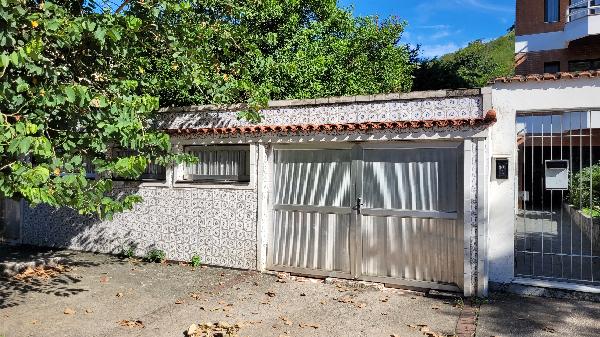 Casa em Rio de Janeiro, Cascadura, Rua Sao Pedro, N. 283,, RJ. Área: 55m2