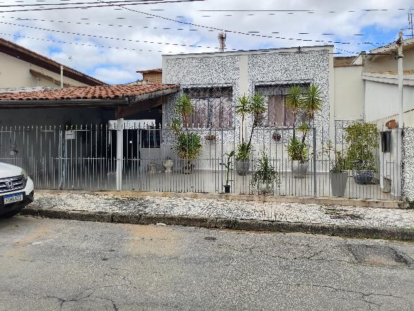 Casa em Taubaté, Jardim Russi, Rua Do Rosario, N. 118,, SP. Área: 174.92m2