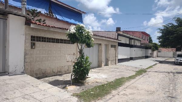 Casa em Olinda, Rio Doce, Rua Brigadeiro Eduardo Gomes, N. 4, Lote 10 Quadra 77, PE. Área: 200m2