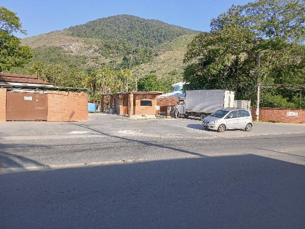 Prédio em Nova Iguaçu, Paraíso, Rua Guanabara, N. 275, Lt 07, Qd 19, RJ. Área: 139.57m2