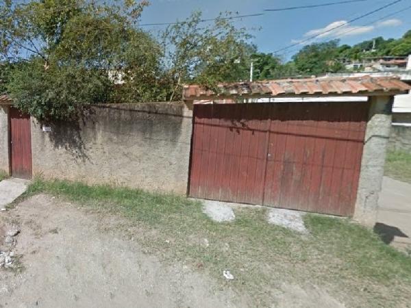 Casa em São Gonçalo, Vila Sao Francisco, Rua Moreira Pinto, N. 197, 197, RJ. Área: 112m2
