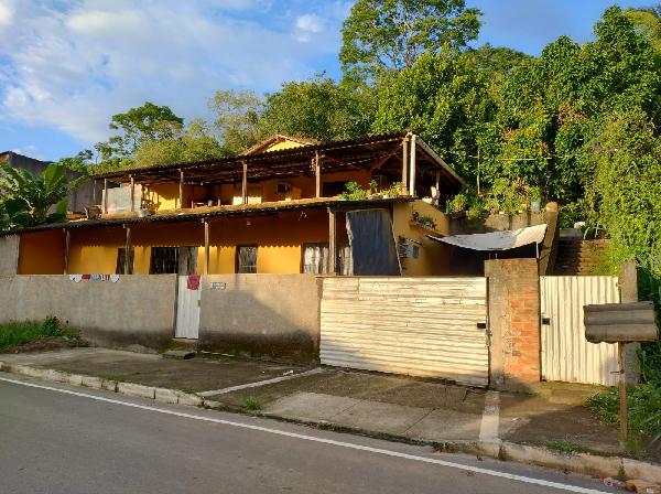 Casa em Rio Bonito, Rio Do Ouro, Estrada De Lavras, N. 1297, Lt 30, RJ. Área: 178m2